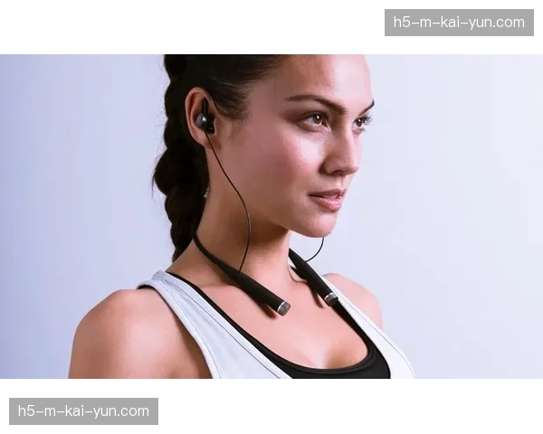 智能穿戴式教练辅助仪普及，训练参数与赛场表现同频